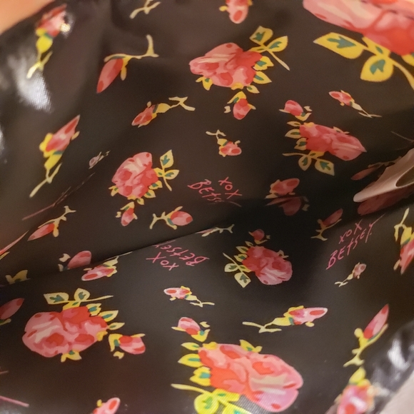 Betsey Johnson | Baby Pink Gold Chain Wristlet - Picture 5 of 5